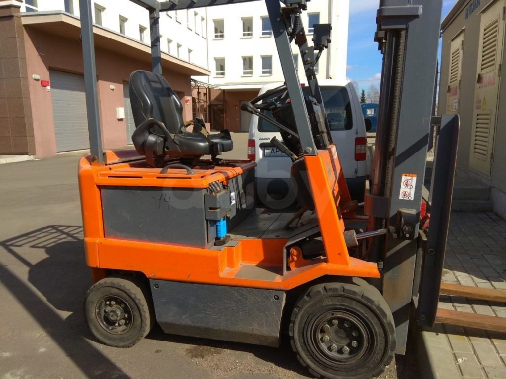 вилочный погрузчик