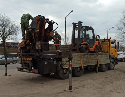 доставка крупнотоннажных погрузчиков